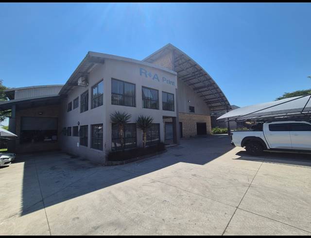 1,659M² WAREHOUSE TO LET IN LONGMEADOW